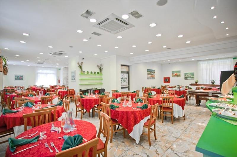 Park Hotel Zaira Cervia Exteriör bild